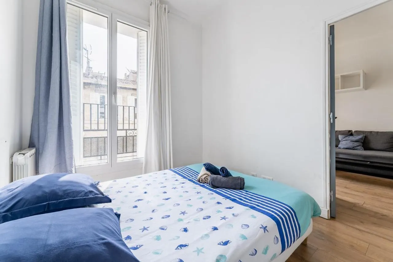 Charming Bright And Equipped Apartment contacts